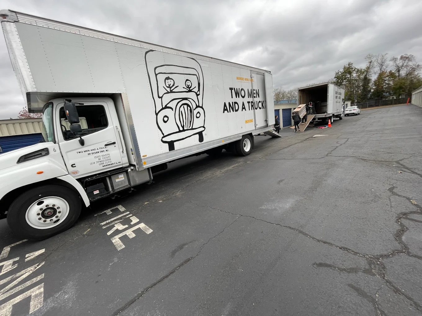 TWO MEN AND A TRUCK photo 3