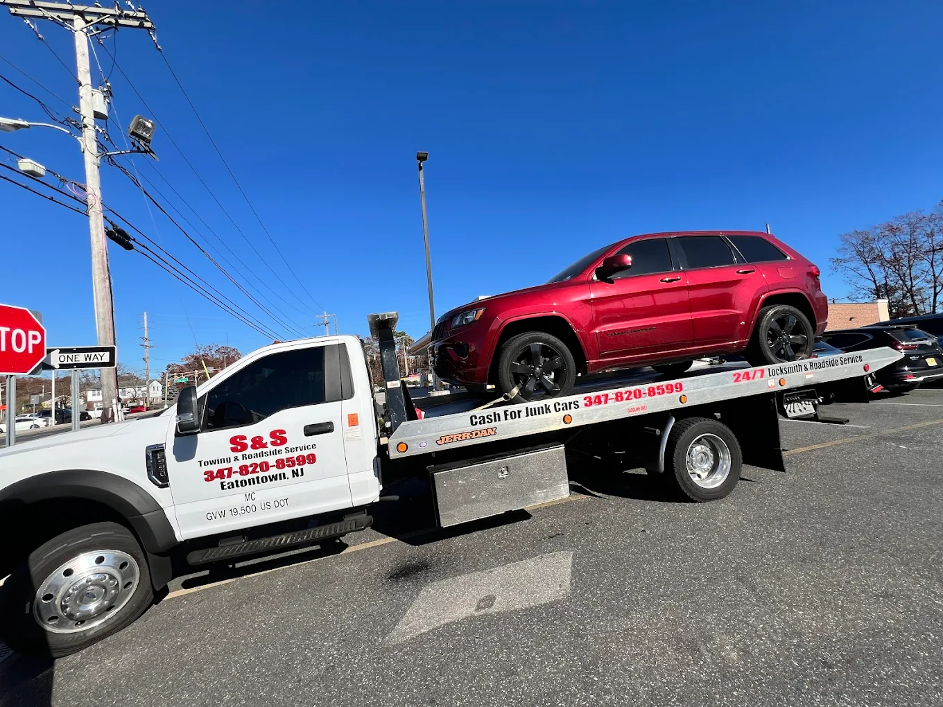 S&S Towing & Roadside Services photo 1