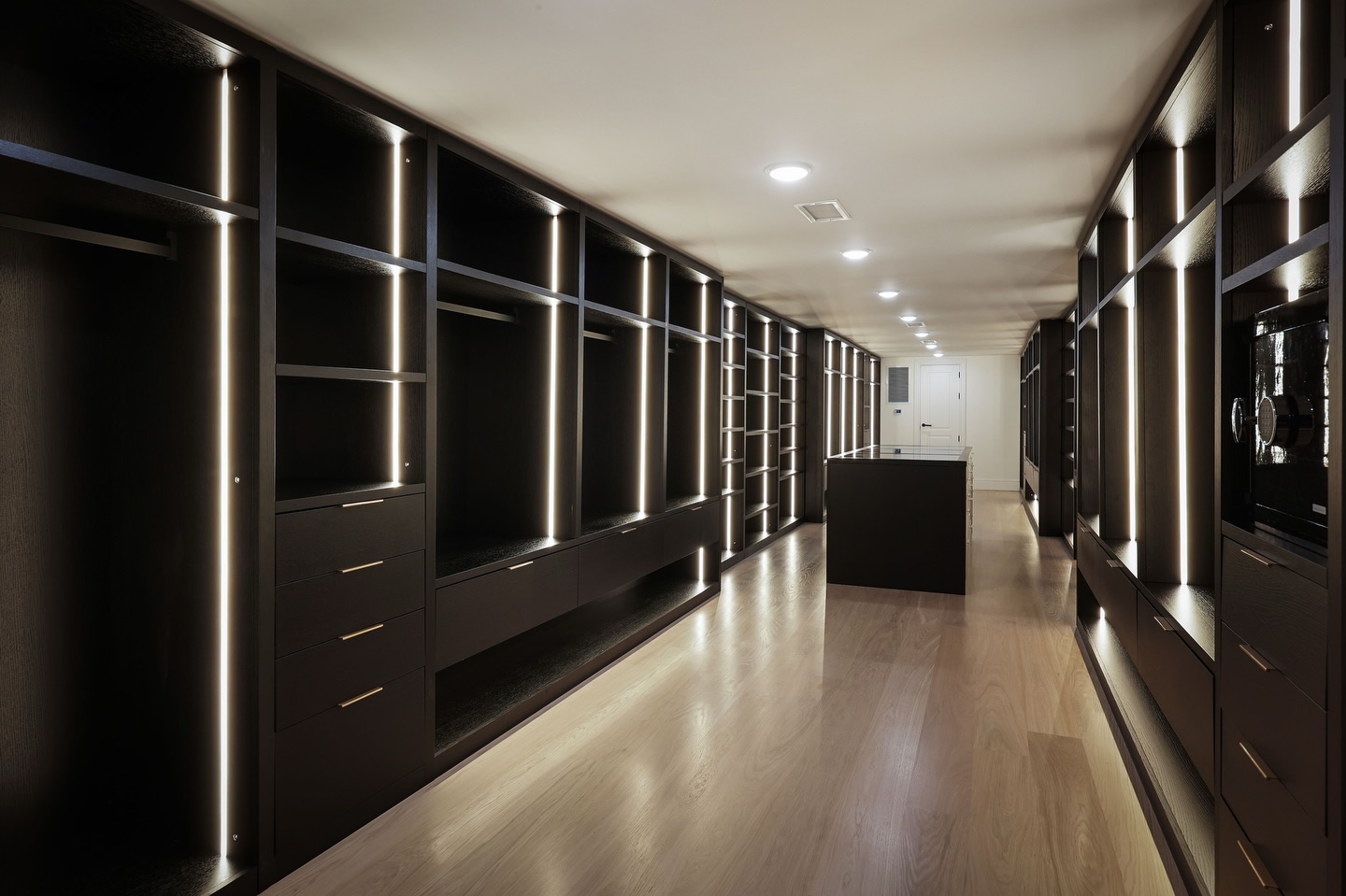 Luxury Deep Cleaning (Residential & Commercial) service