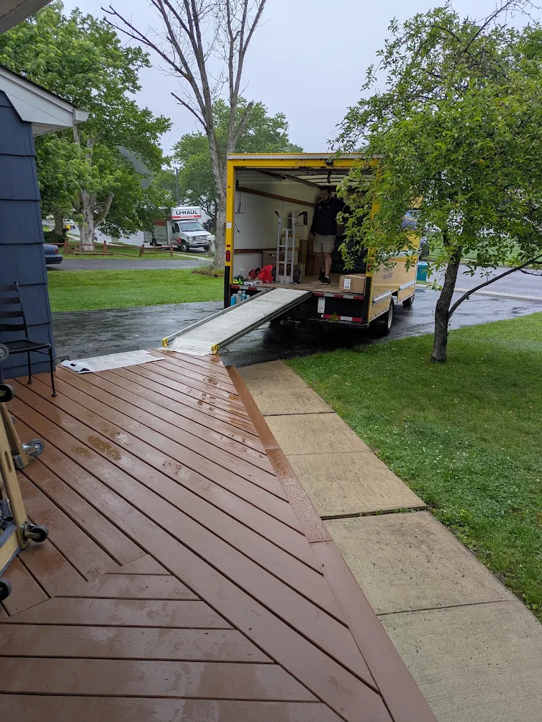 Loading & Unloading (Labor Only) service