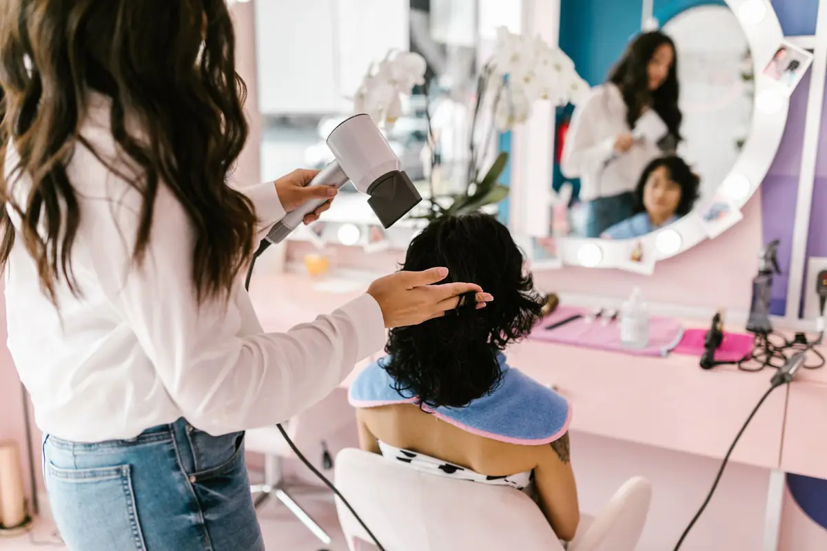 Highlights, Teasy Lights & Blonding Services service
